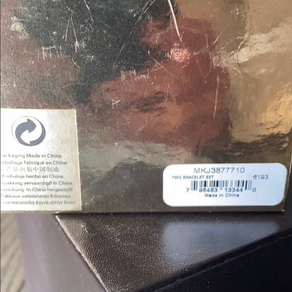 NWOT MichaelKors two bracelet set - Picture 3 of 7